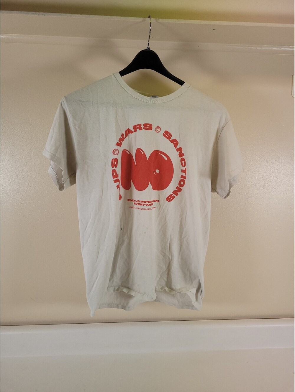 no wars socialist t shirt size large white graphic tee distressed